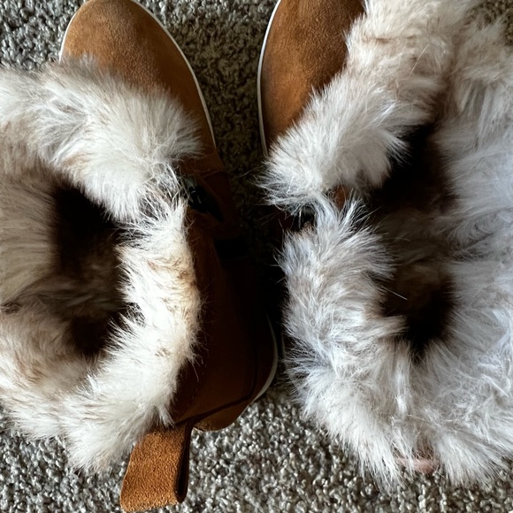 J SLIDES SUDE BUCKLR SIDE ZIPPER BOOTIE FAUX FUR SIZE 7.5 - Picture 4 of 11